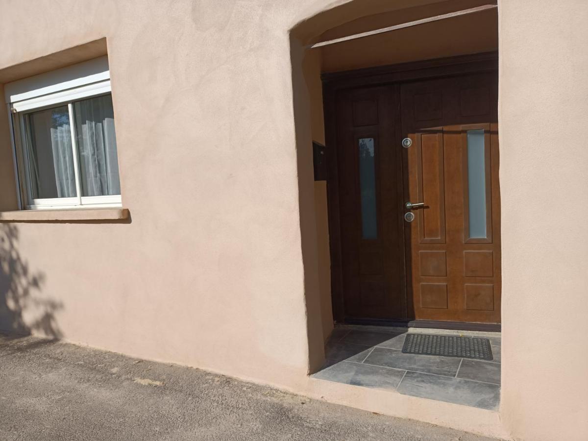 Grand Climatise Proche Du Centre Au Calme Appartement